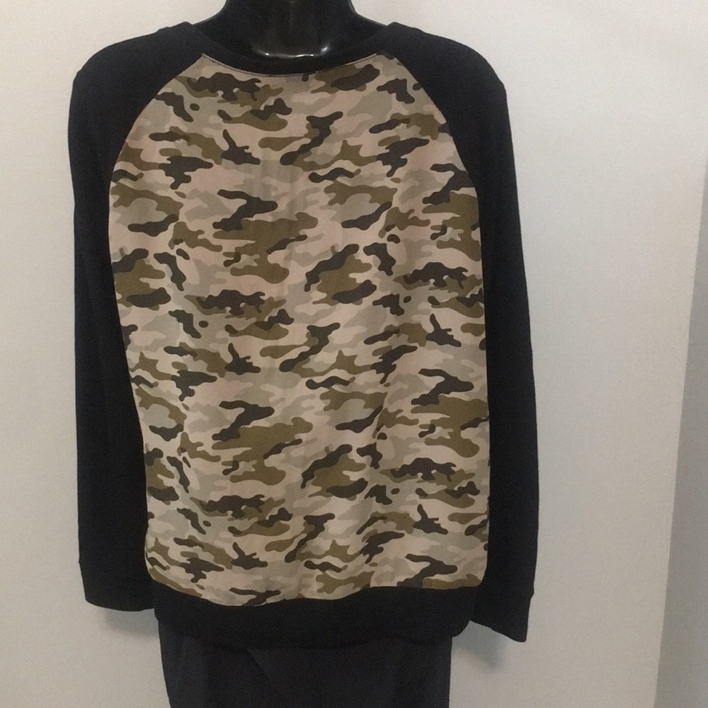 BLACK SWEATSHIRT WITH CAMOUFLAGE SHEER BACK